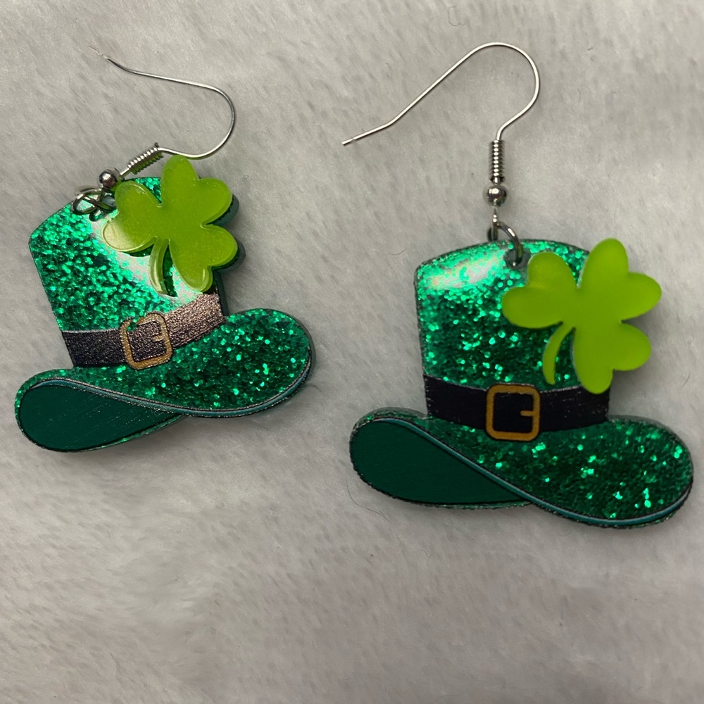 SALE Green Leprechaun Hat Earrings Sparkly 🍀 St Patrick’s Day St Paddy’s
